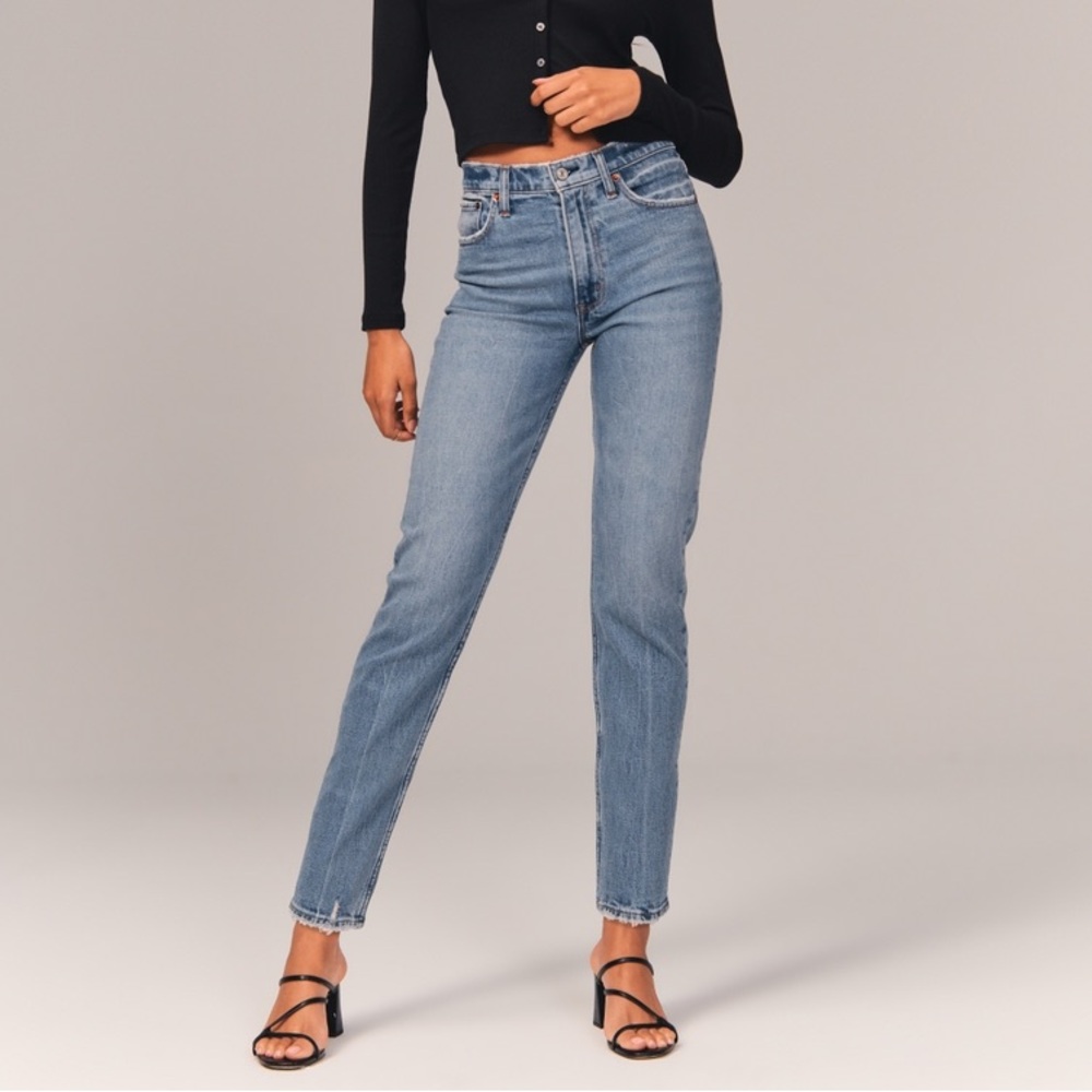 Abercrombie & Fitch The Mom High Rise Jeans